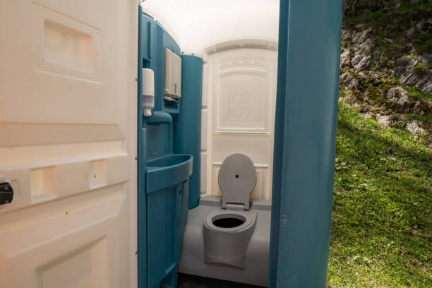 Best Luxury portable toilet rental  in East Moline, IL